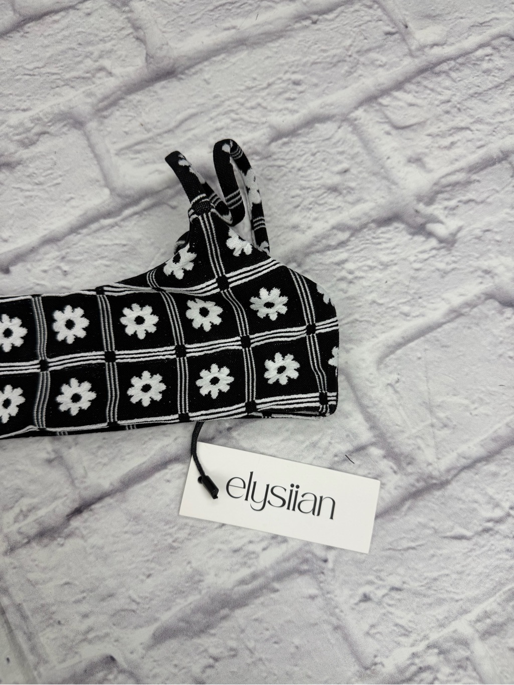 Elysiian Black & White Daisy Square Bikini Top Nwt's Xs Floral Swim Beach Pool — image 4 of 8